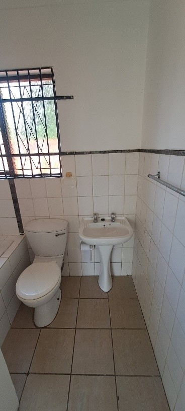 To Let 2 Bedroom Property for Rent in Greenshields Park Eastern Cape